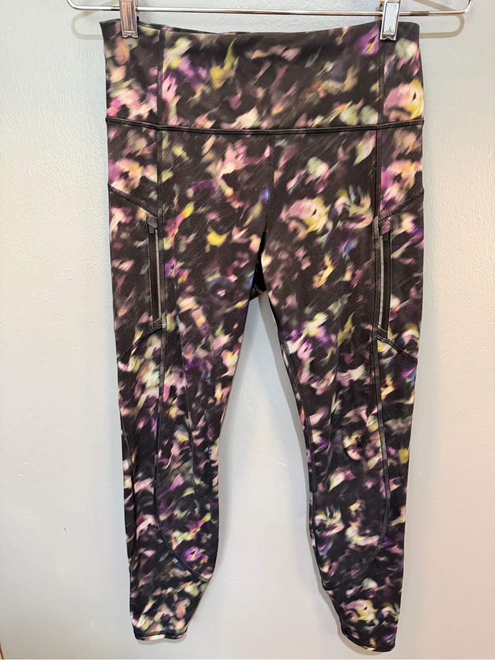 ATHLETA BLACK FLORAL PRINT LEGGINGS SZ M